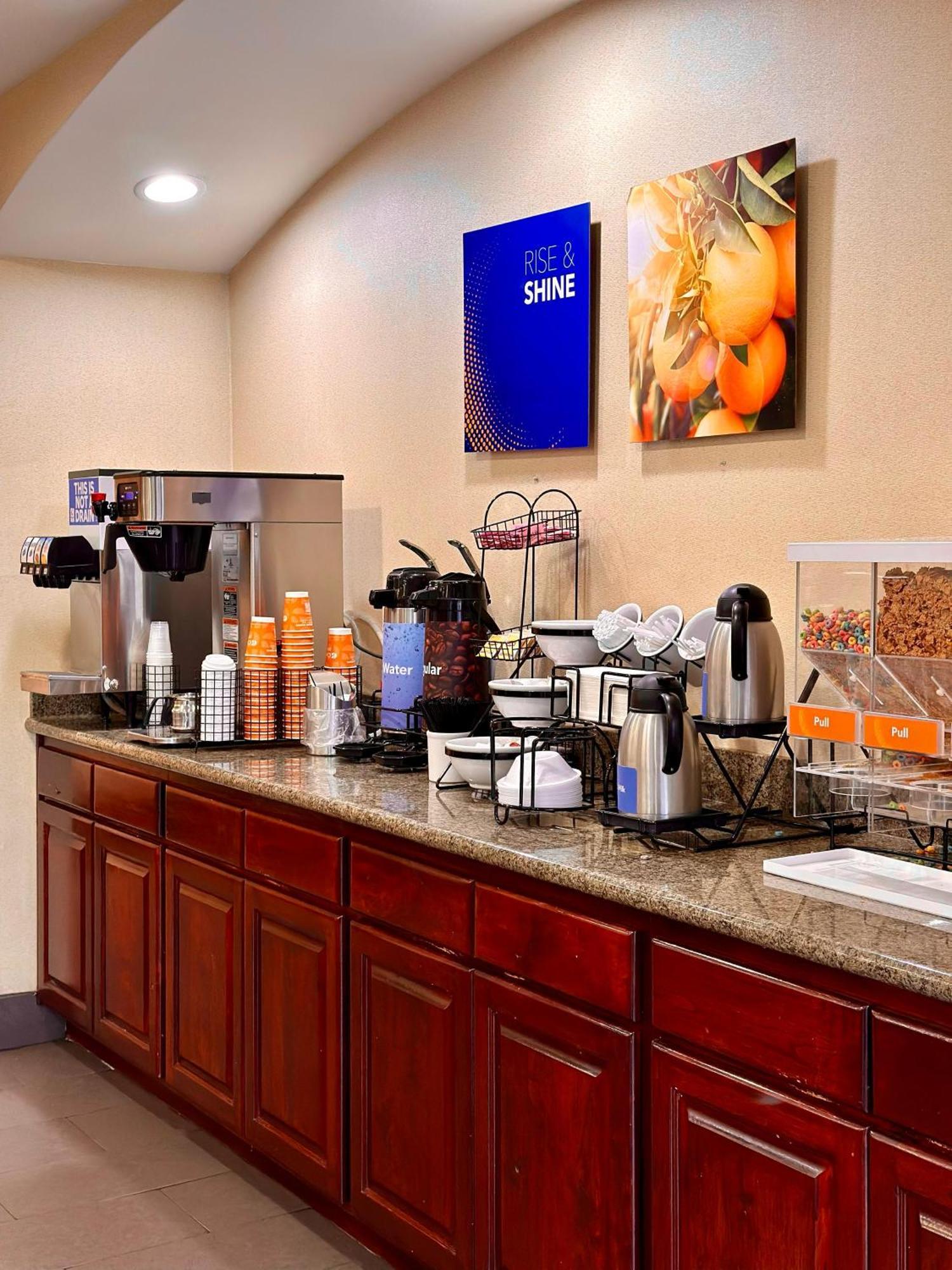Comfort Inn Ogden Near Event Center Esterno foto